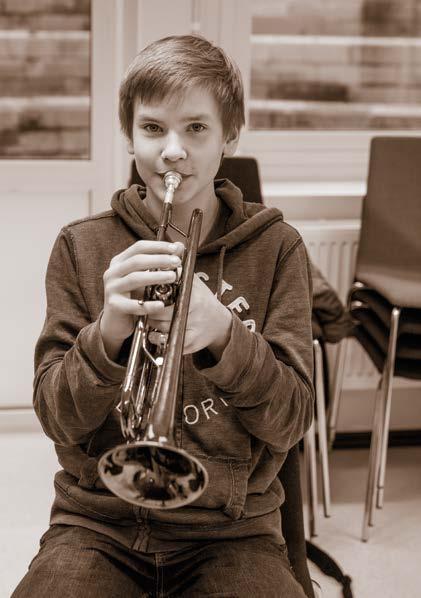 MUSIK MUSIK MUSIKVERKSTAD F-KLASS Träffa nya vänner genom ensemblespel. Du provar på olika instrument, väljer ett som du sedan spelar resten av läsåret. Fri tillgång till instrument.