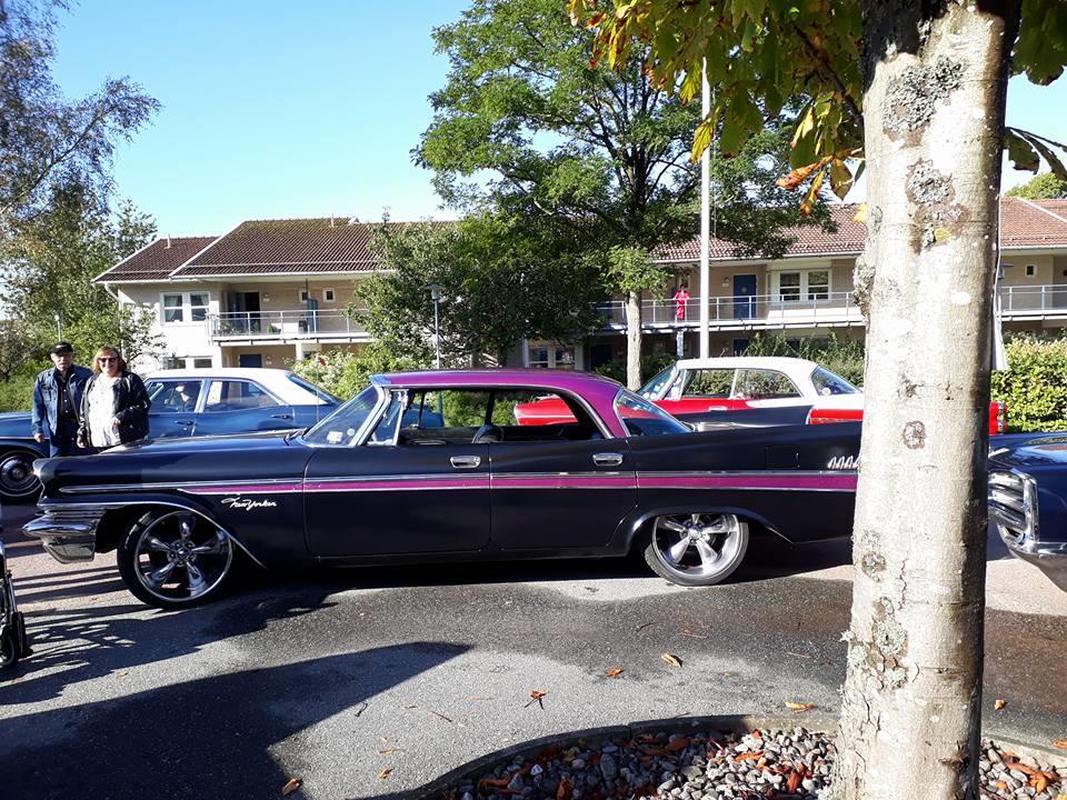 Under lördagen den 16 september blänkte de kromade listerna utanför Brogårdens äldreboende i Lindome när Roundup car club från Hällesåker kom på besök.