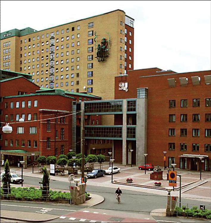 Välkommen Med detta informationshä e vill vi hälsa Dig och Dina anhöriga välkomna till oraxkirurgiska kliniken vid Sahlgrenska Universitetssjukhuset i Göteborg.