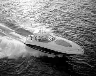 Cruisers, Sportfiskebåtar och Trålare Motorns kompakta inbyggnadsmått underlättar installationen och ger lätt åtkomlighet för underhållsåtgärder.