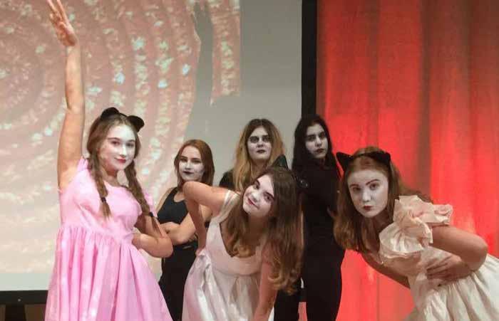 Teater Teater, 8-11 år och 12-15 år För dig som tycker om att spela teater! Genom roliga teaterövningar stärker vi självförtroendet och blir dessutom bättre skådespelare.