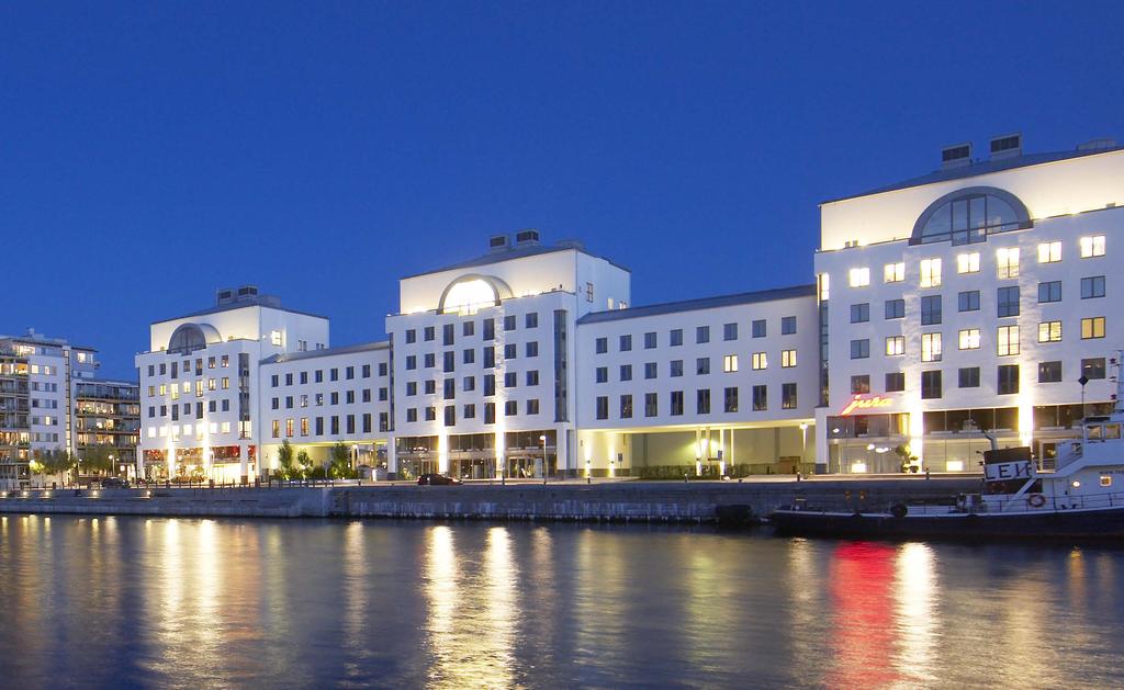 Båtturen 2, Stockholm Fastigheternas geografiska fördelning 2018-06-30 Fastigheternas fördelning avseende fastighetstyp 2018-06-30 13 % (13) 8 % (2) 8 % (7) 4 % (5) 2 % (5) 12 % (12) 37 % (38) 82 %