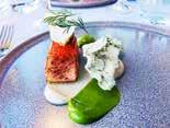 Till Savoy går man vid speciella tillfällen, kanske för att fira något. Södra Esplanaden 14 www.ravintolasavoy.fi JUURI Tapas på finskt vis sapas.