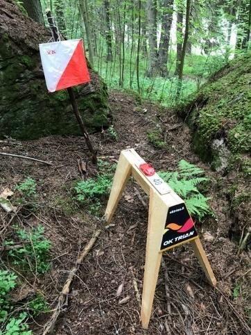 Samma Emit-bricka kan användas endast en gång under samma dag. Emit-brickans funktion kan kontrolleras på 0-stämpeln bredvid infopålen.