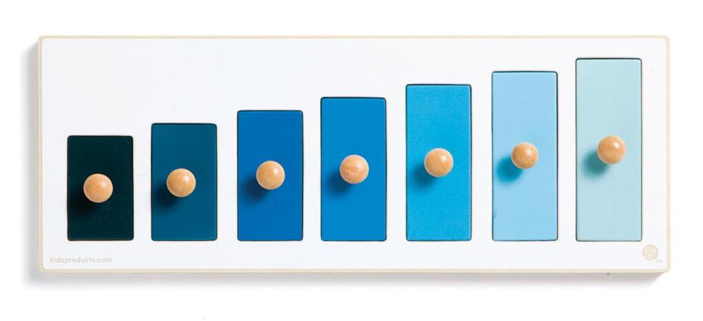 Ett pussel som passar både i hemmet och på förskolan. 7 bitar med greppvänliga knoppar. Ålder: 3+ 31 x 11 cm Short to Tall Pusslet Prod. nr.: KO-304 Ett lärorikt knoppussel av trä från Kid O.