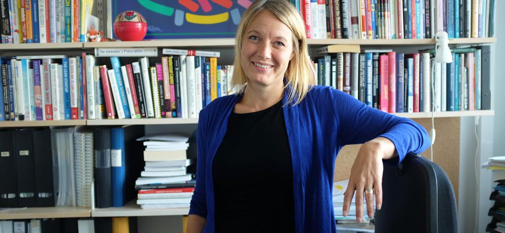 Ulrica von Thiele Schwarz är projekt ledare för projektet Att styra med hållbarhet: Styrelsens påverkan på det hållbara arbetslivet.