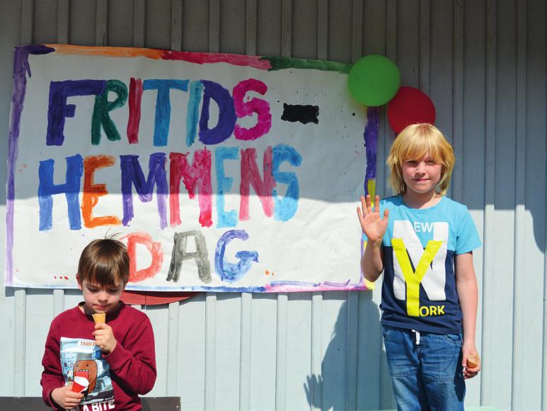 Skolbarnomsorg (fritidshem) Barn till föräldrar som förvärvsarbetar eller studerar erbjuds skolbarnomsorg i fritidshem före och efter skolan samt under loven.