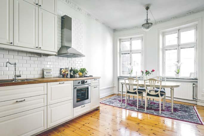 vasastan 4:a 134M 2 hörnläge balkong kakelugnar PRIs: 12 750 000 KR/BUD avgift: 5 397 KR/MÅn adress: UPPlanDsGatan 64, 4 tr