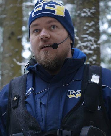 Temperaturen låg på strax under noll grader och det var helt vindstilla, en riktigt skön vinterdag helt enkelt. Gen Larsson hade berättaruppdraget, för övrigt min skrivkollega till Länstidningen.