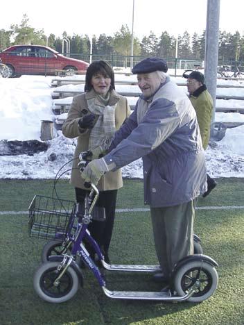 Paimio idrottsplans uppvärmda bana Fundera på följande: Promenadkompis men också kommunbo!
