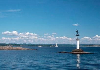 Inbjudan till Kaparresa på Onsalahalvön Bild från www.gathenhielm.se Vi besöker Apelröds hembygdsgård(en kaptensgård). Man får se hur en sjökapten kunde ha det.