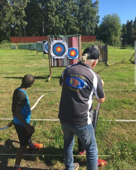 basket, ridning, köra häst och vagn och på eftermiddagarna spelade vi fotbollsturnering. 108 elever från vår skola (medlemmar i skol IF) deltog under denna vecka fördelat på 47 tjejer och 61 killar.