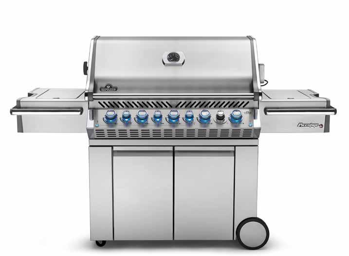 Sidohyllor av rostfritt stål med integrerad dryckeshållare/ishink och skärbräda GRILLA MED KOL ELLER BRIKETTER PÅ DIN GASOLGRILL Napoleons koltråg är designat för att du ska kunna lägga till en