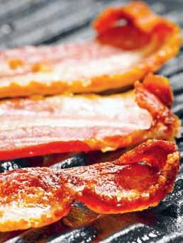 Det finns också back bacon eller kanadensisk bacon, dessa är huvudsakligen av fläskharen.