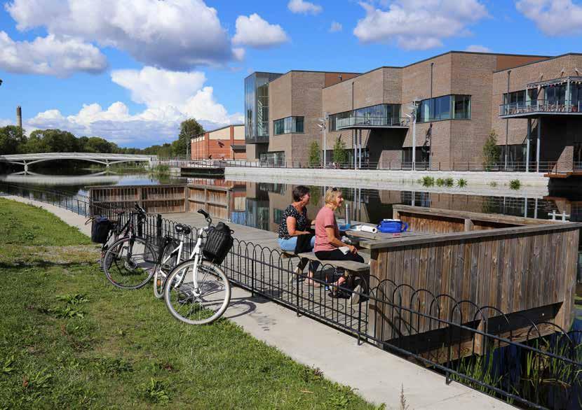 Stadsdelen Väster Väster är en stadsdel med stora utvecklingsmöjligheter. Här kan kreativiteten flöda genom spännande arkitektur i industrihistoriska miljöer.