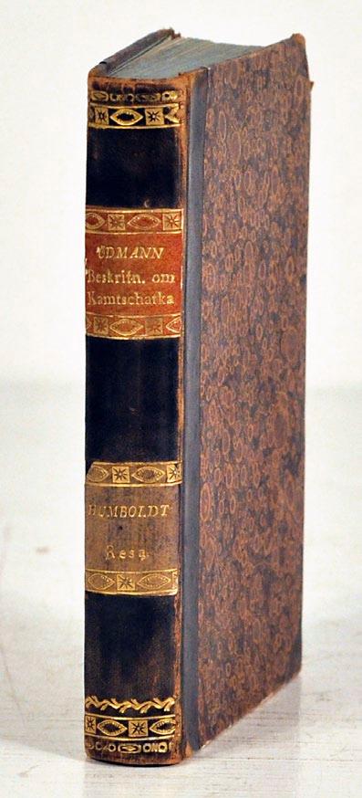 skada. Ett litet fåtal fläckar, t.ex. en liten rostfläck på s. (11). Med C. Fr. Wærn j:rs numrerade ägarstpl. Bra ex. *1500 Hebbe Den svenska lantbrukslitteraturen 614.