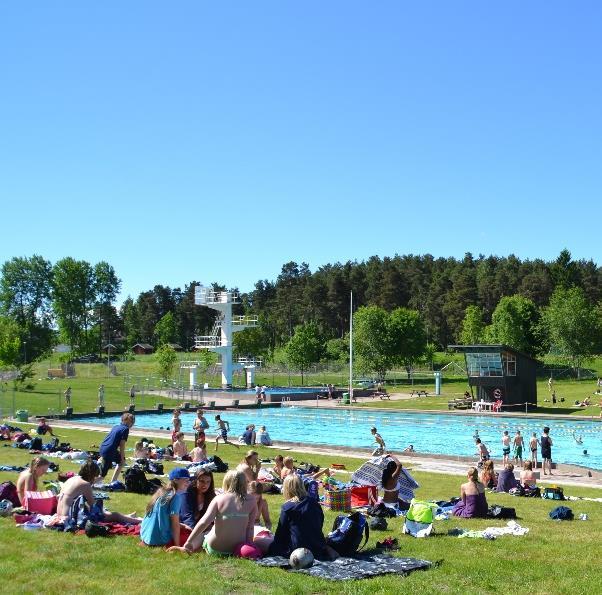 tillsammans med föreningsliv arbeta aktivt för att erbjuda speciellt utsatta