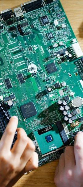 Teknik specialisering 100 Matematik 5 100 Naturvetenskap specialisering 100 Elektronik och mikrodatateknik 100 + + NIU 400 Teknik specialisering 100 Elektronik och mikrodatateknik 100 Teknik