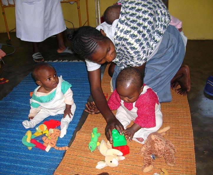 Tanzania i fokus Nyss hemkomna från en resa till Tanzania ger Lisbeth Axelsson och Elsie Sjöö några glimtar från alla de många intryck som de är fyllda av efter sina tre veckor i Tanzania.