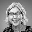 ANN-KRISTIN BERGSTRÖM PROFESSOR I NATURGEOGRAFI 1 FEBRUARI 2018 Ann-Kristin Bergström föddes 1968 i Falköping och växte upp i Härnösand. År 2000 disputerade hon i naturgeografi vid Umeå universitet.