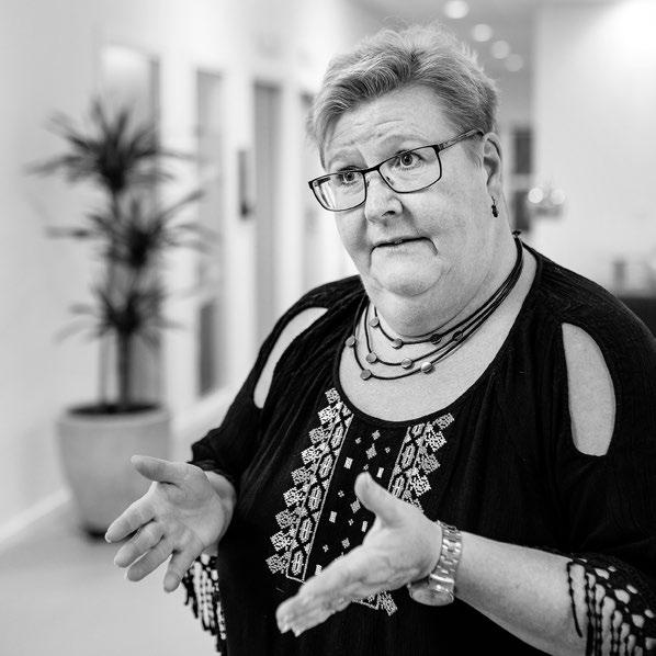 Hon utnämndes till docent i straffrätt 2010 och har tre gånger mottagit juriststudenternas pedagogiska pris.