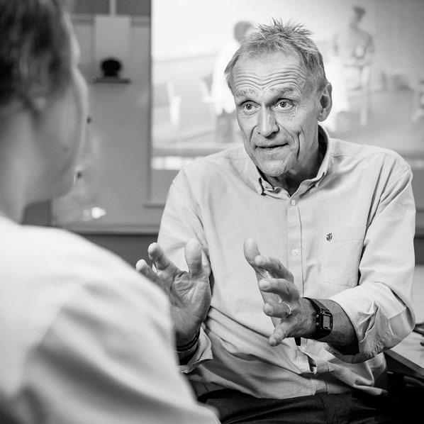 Sedan 1993 är han överläkare vid Västerbottens läns landsting. 2001 disputerade han i idrottsmedicin, och blev docent i rehabiliteringsmedicin 2008.