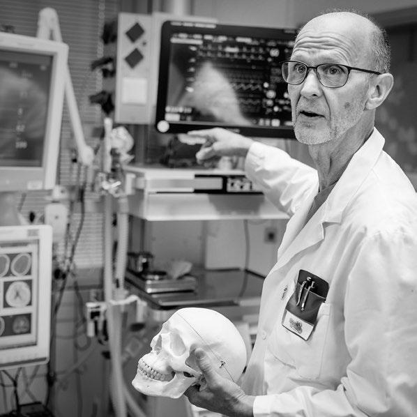 LARS-OWE KOSKINEN PROFESSOR I NEUROKIRURGI 1 MARS 2018 Lars-Owe Koskinen föddes 1955 i Dragsfjärd och växte upp i Jakobstad, Finland.