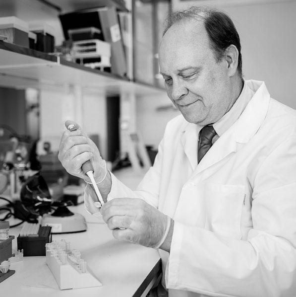 År 1999 blev han docent i cellbiologi vid Kuopio universitet.