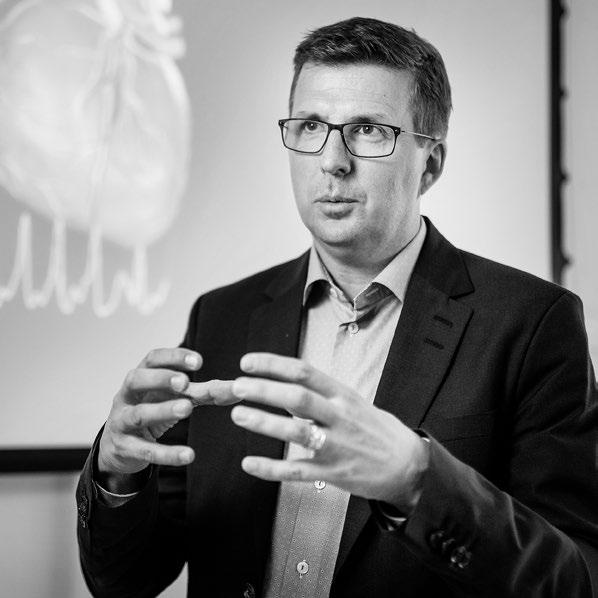 ANDERS SJÄLANDER PROFESSOR I INTERNMEDICIN 1 JULI 2017 Anders Själander föddes 1971 i Sundsvall. Han avlade läkarexamen 1996, och disputerade samma år i medicinsk genetik vid Umeå universitet.