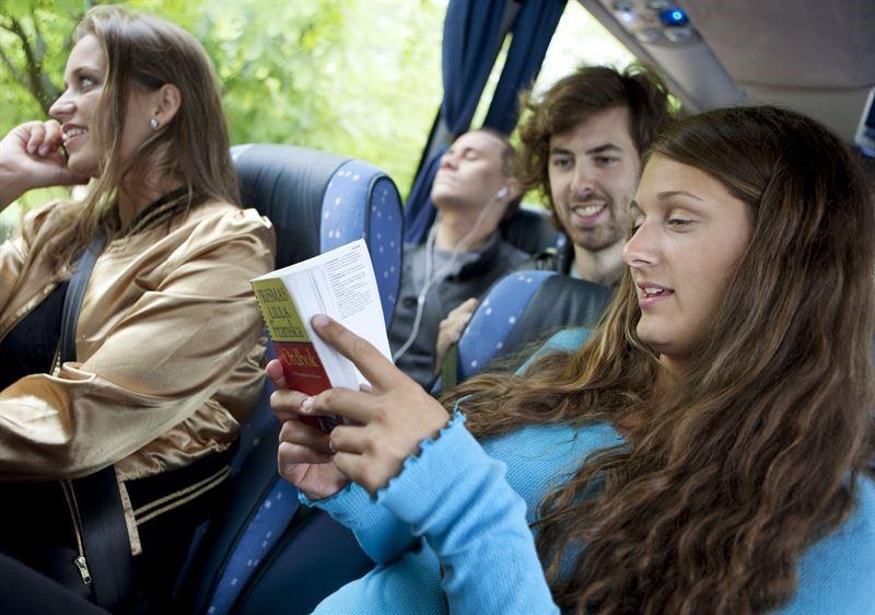 Detta vill bussresenärerna ha! Volvo Bussar har undersökt vad bussresenärerna vill ha: "Gärna wifi och sköna stolar, men inte vassa knän och bara fötter".