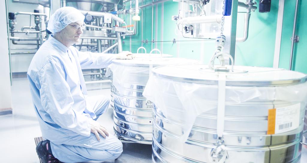 AstraZenecas arbete för hållbara läkemedel Forskning Utveckling Tillverkning Läkemedelsanvändning Tillverkning AstraZenecas största produktionsenhet finns i Södertälje, där cirka 3600 medarbetare