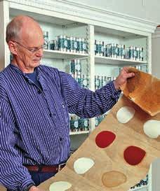Fakta om vår linoljefärg Innehåller inga lösningsmedel och ska EJ spädas med lösningsmedel. Består av avslemmad, steriliserad linolja och naturliga pigment.