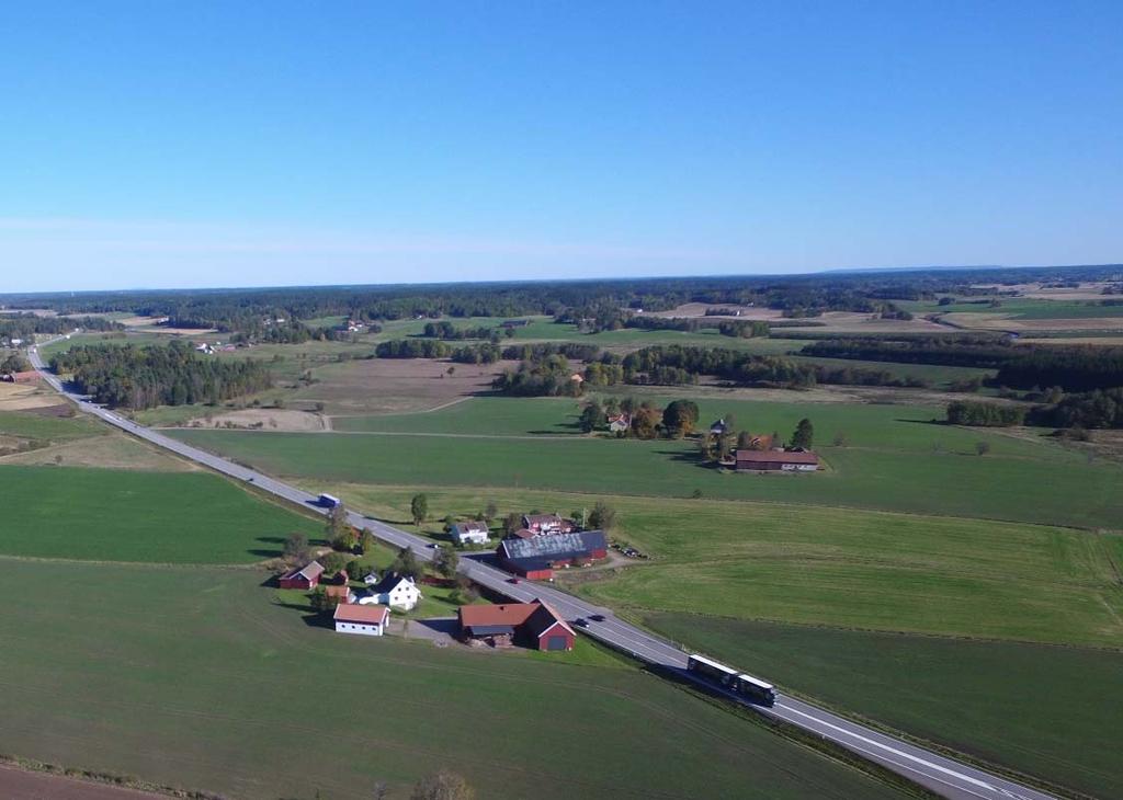 Landskapet är rikt på karaktärobjekt och hyser ofta höga natur- och