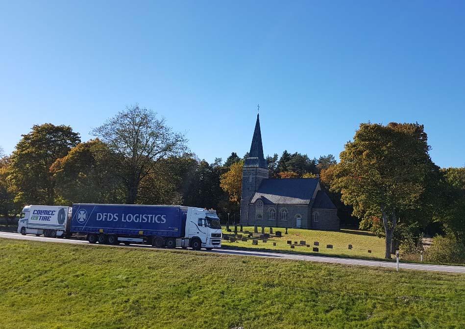 Många tycker att det största problemet med E20 är att den splittrar upp bygden, speciellt i området kring Södra Härene, och bidrar till att banden mellan landskapet väster respektive öster om vägen