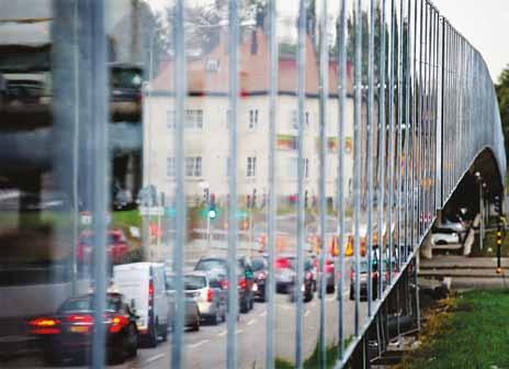 Värmereducerande rutor Skottsäkra rutor Utryckningsfordon Hammerglass är en nanobehandlad polykarbonatskiva, 300 ggr starkare än glas och i det närmaste okrossbar.