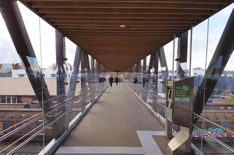 Resecentrum Älmhult Tak- & Räckeslösning, Täby Centrum Det kompletta säkerhetsalternativet Hammerglass är ett lämpligt skydd i alla miljöer med risk för glaskross, inbrott eller skadegörelse samt