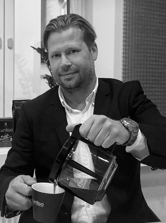 ste en sak: Vi ville göra Sveriges bästa kaffe, säger Jonas Scherp och ler. Vi träffas i Sofiero Kafferosteris showroom och kontor i Helsingborg.