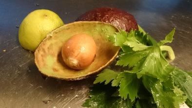 Matavfall - biologiskt nedbrytbart (alt bild: hel banan) Oundvikligt matavfall Oätliga delar som t ex ben, kaffesump, ägg-, banan- och citrusskal, hårda kärnor.