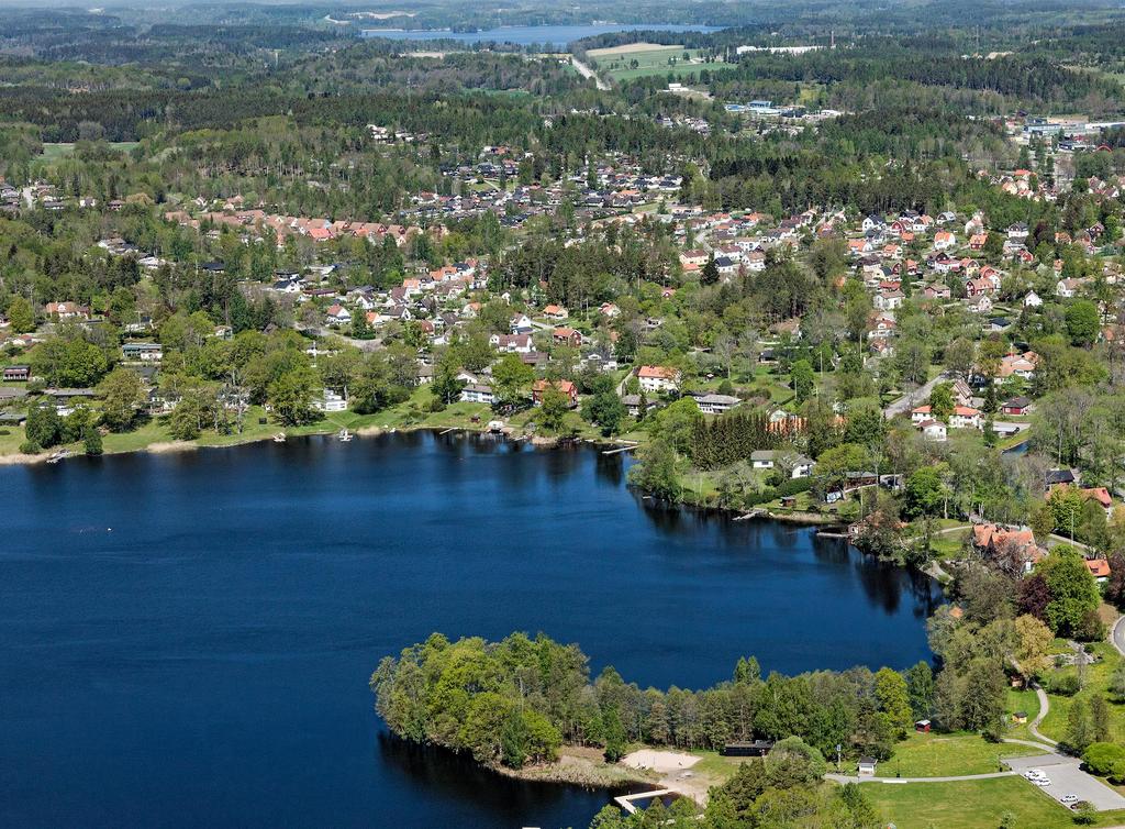 Samhällsbyggnadsförvaltningen Samhällsbyggnadsförvaltningens verksamheter är indelade i fyra områden, vilka utgörs av Samhällsplanering och kommunikationer (här ingår även färdtjänst och skolskjuts),