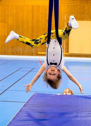 Sjumilahallen Cirkusskolan Sporthallen och aktivitets hallen: föreningar Måndag 2 april till fredag 6 april kl 13 17 (obs!