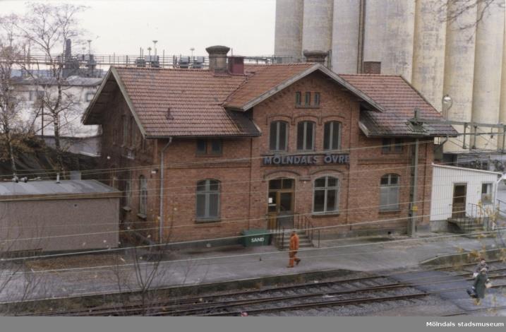 sidan 4 En järnväg mellan Göteborg och Borås undersöktes genom personer knutna till Bergslagernas järnvägar (BJ) med bas i Göteborg.