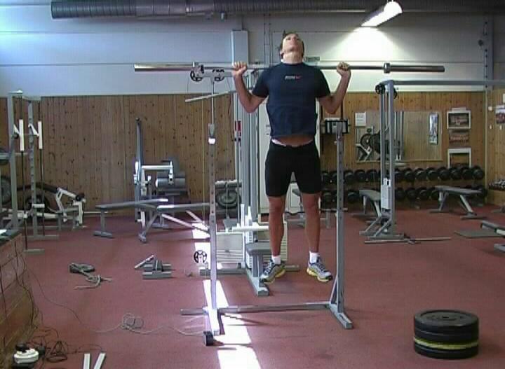 Medelvärdet på denna grupp är 85 watt/kgbw. Nedan ett excentriskt /koncentriskt vertikalhopp med 20 kg.
