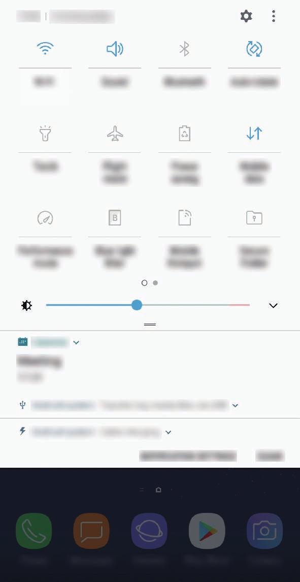 Om du vill ändra funktionsinställningar trycker du lätt på texten under varje knapp.