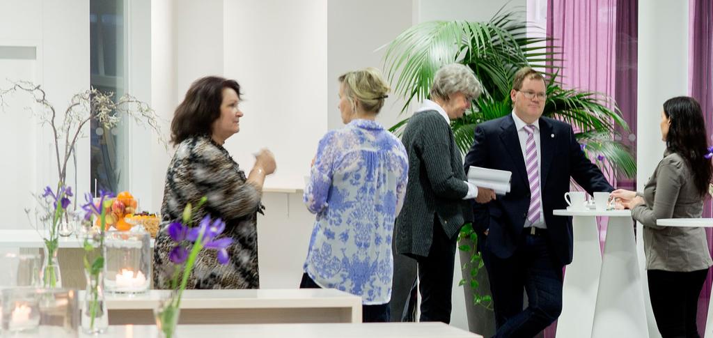 Vi har styrelseuppdrag GR har under året representerats i följande styrelser: Universeum förbundsdirektör och utbildningschef Göteborg & Co förbundsdirektör adjungerad Gryning Vård chef för GR