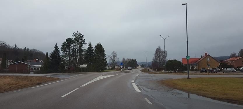 6 TRAFIKUTREDNING STRÖM, LILLA EDETS KOMMUN 2.1 Statliga och kommunala vägar Den statliga väg 2025, fortsättning kallad Kungälvsvägen, går genom Ström i nordsydlig riktning.