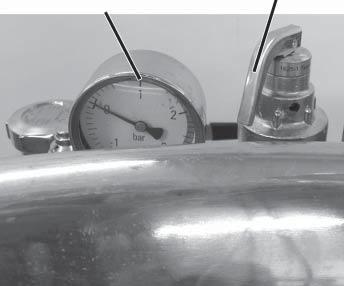Kontroll av säkerhetsventil Utför följande åtgärder för att kontrollera säkerhetsventilens funktion: Electrically heated models 1. Gör kontrollen med tom gryta. 2.