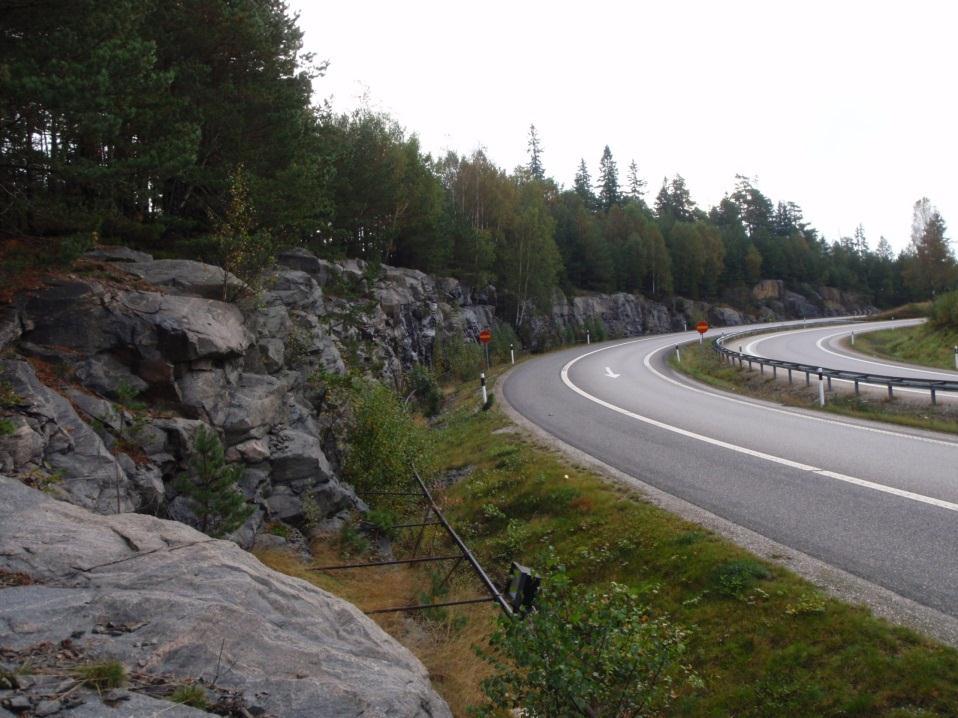 ca +120 i nordväst. För detaljer avseende topografi, se ritning G101 samt ritning G301-G304. Bild 2.