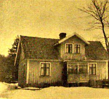5 År 1886 avstyckades 1/24 mtl, varav 11 ha åker till torparen och smeden Johannes Mellberg (se berättelse under Smedtorpet i dokumentet Lia torp och stugor) vid en sämjedelning av Lia 1:2, som då