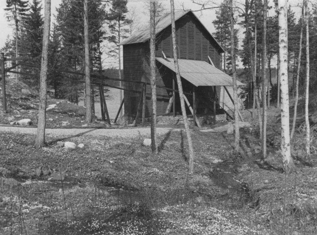Men stundtals låg vattendragen långt från gruvorten, och då måste man på mekanisk väg med hjälp av stånggångar överföra kraften från de avlägset belägna vattenhjulen fram till gruvan.