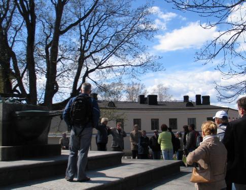 Sveaborg är en stor ö som har många gamla